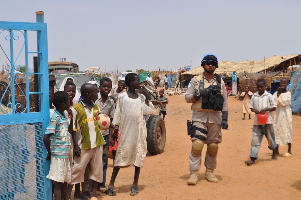 Etter ti år med krig i Darfur har de faste medlemmene i Sikkerhetsrådet bare klart å bli enige om å fordømme handlinger utført av opprørerne. FNs og AUs fredsbevarende styrke i Darfur (Unamid) har forsøkt å bevare fred mens fredsforhandlingene har pågått. FOTO: UNAMID